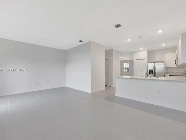 Home for rent at 2556 SE 27th Ct 2556 - photo 7492650