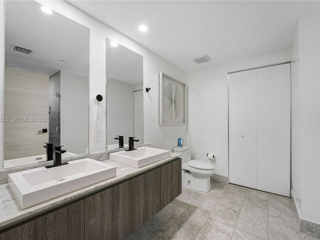 Apartment for sale  Unit #3107 - photo 7452701