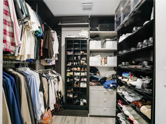 1-bedroom condo for sale in Miami - 801 S Miami Ave 3107 - MondialRealty