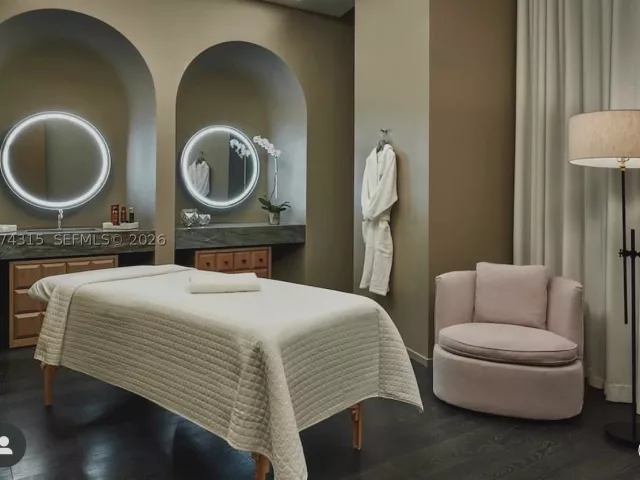 1-bedroom condo for sale in Miami - 801 S Miami Ave 3107 - MondialRealty