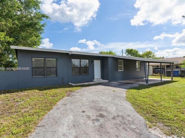 3-bedroom home for rent in Fort Lauderdale - 650 SW 29th Ave - MondialRealty
