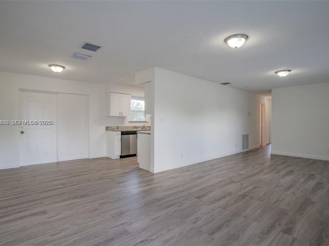 3-bedroom home for rent in Fort Lauderdale - 650 SW 29th Ave - MondialRealty
