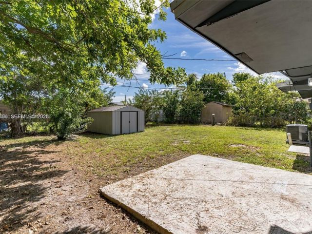 3-bedroom home for rent in Fort Lauderdale - 650 SW 29th Ave - MondialRealty