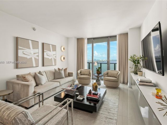 Apartment for rent  Unit #2502 - photo 7493278