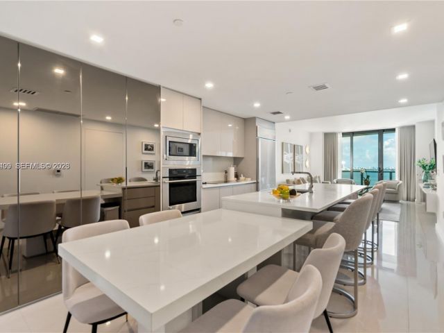 Apartment for rent  Unit #2502 - photo 7493279