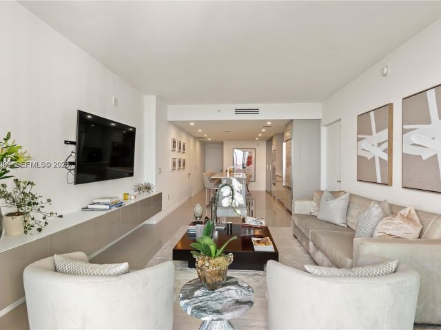 Apartment for rent  Unit #2502 - photo 7493280