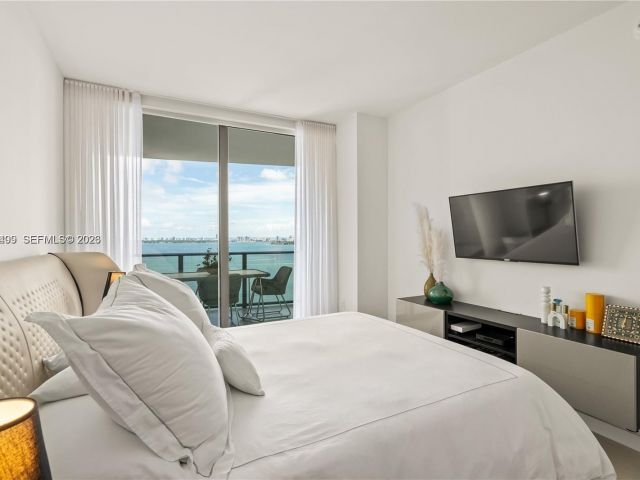 Apartment for rent  Unit #2502 - photo 7493289