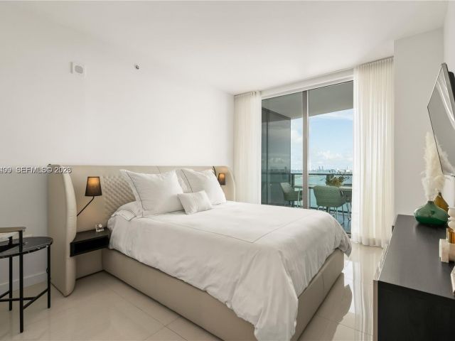 Apartment for rent  Unit #2502 - photo 7493290