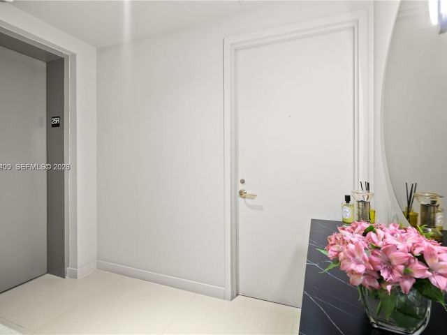 Apartment for rent  Unit #2502 - photo 7493293