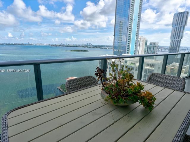 Apartment for rent  Unit #2502 - photo 7493294