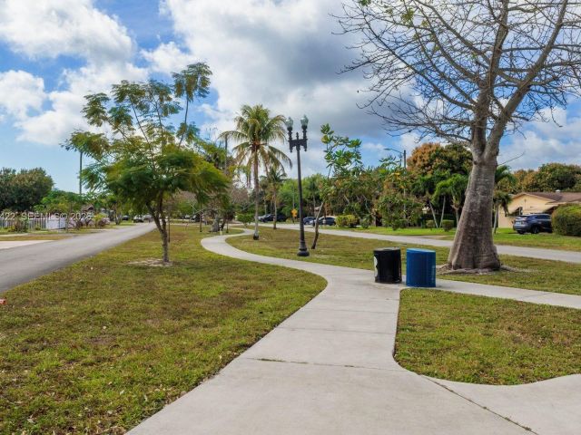 Home for rent at 1301 NE 153rd St - photo 7481328