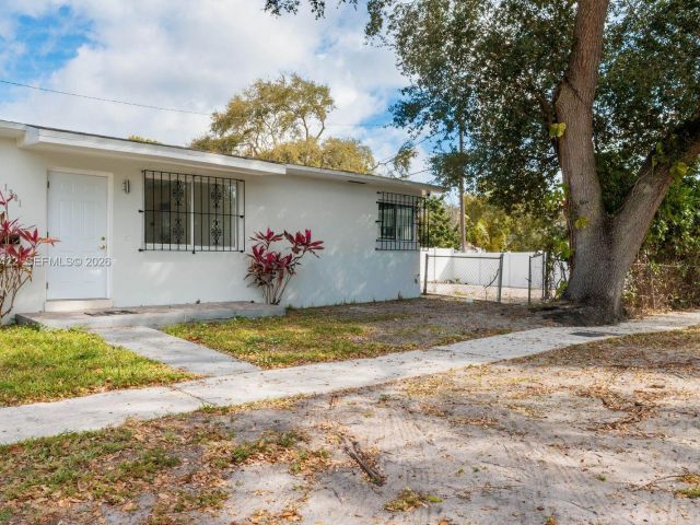 Home for rent at 1301 NE 153rd St - photo 7481331