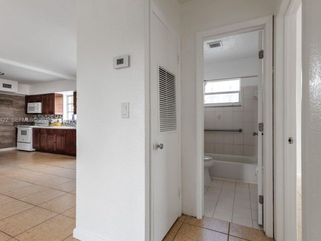 Home for rent at 1301 NE 153rd St - photo 7481332