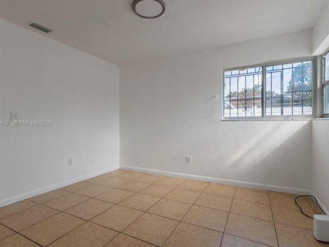 Home for rent at 1301 NE 153rd St - photo 7481333