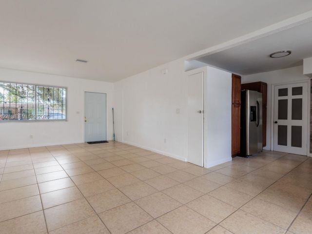 Home for rent at 1301 NE 153rd St - photo 7481344