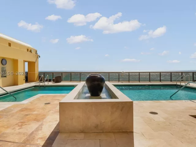 1-bedroom condo for rent in Sunny Isles Beach - 16275 Collins Ave 1503 - MondialRealty