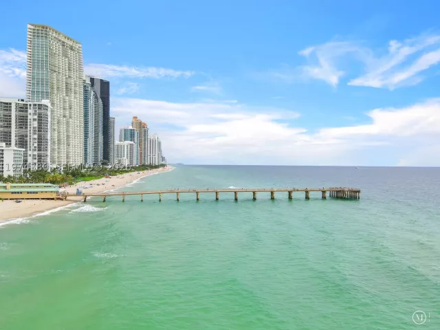 1-bedroom condo for rent in Sunny Isles Beach - 16275 Collins Ave 1503 - MondialRealty