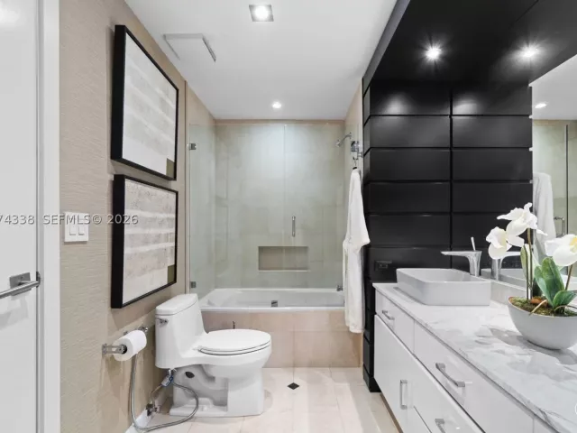 2-bedroom condo for sale in Bal Harbour - 9601 Collins Ave 1208 - MondialRealty
