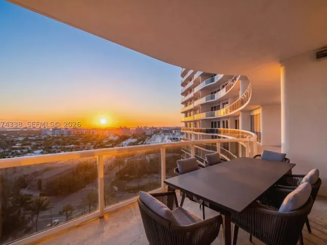 2-bedroom condo for sale in Bal Harbour - 9601 Collins Ave 1208 - MondialRealty