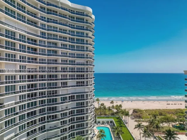2-bedroom condo for sale in Bal Harbour - 9601 Collins Ave 1208 - MondialRealty
