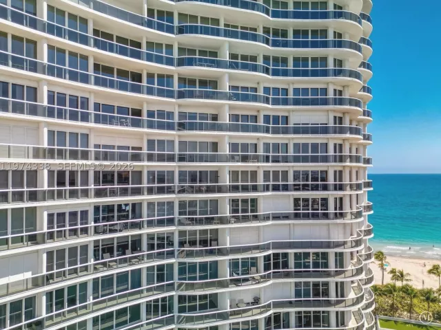 2-bedroom condo for sale in Bal Harbour - 9601 Collins Ave 1208 - MondialRealty