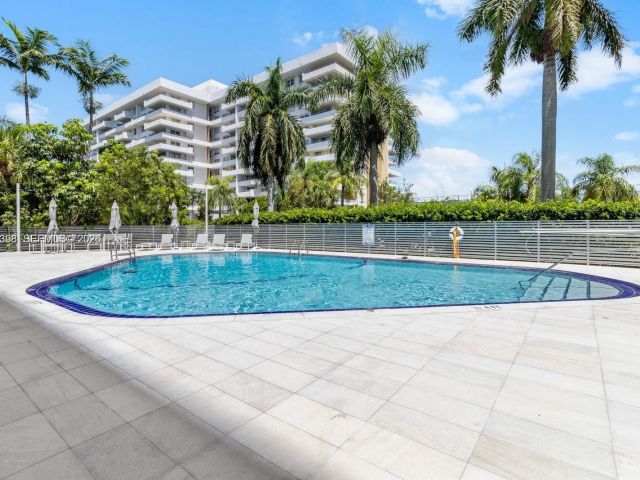 Apartment for rent  Unit #811 - photo 7491205