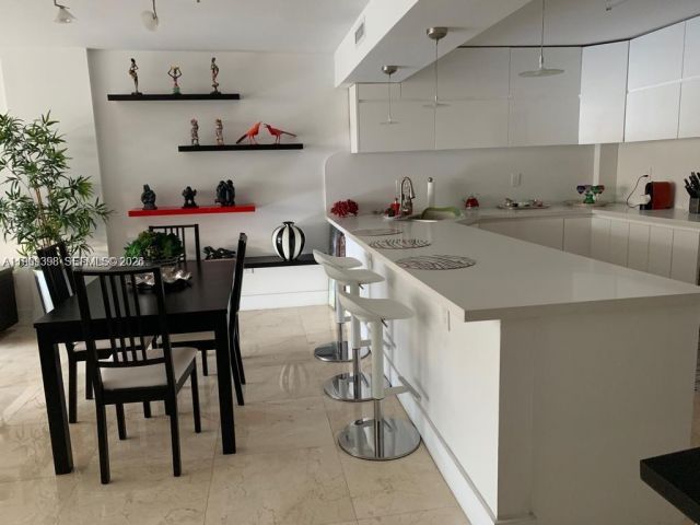 Apartment for rent  Unit #811 - photo 7491210