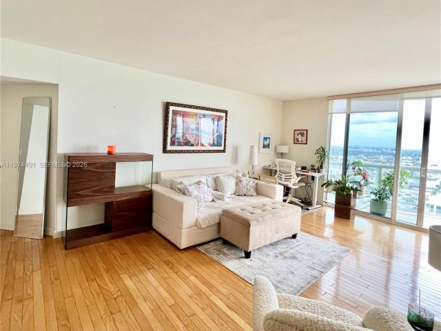 Apartment for rent  Unit #3609 - photo 7502075