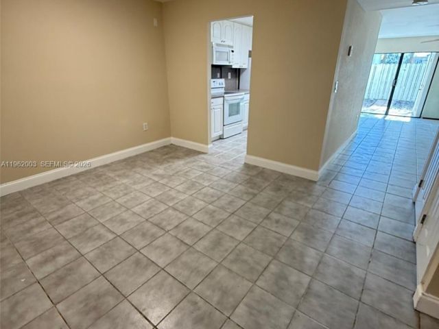 4-bedroom home for rent in Hollywood - 3326 Farragut St 6D - MondialRealty