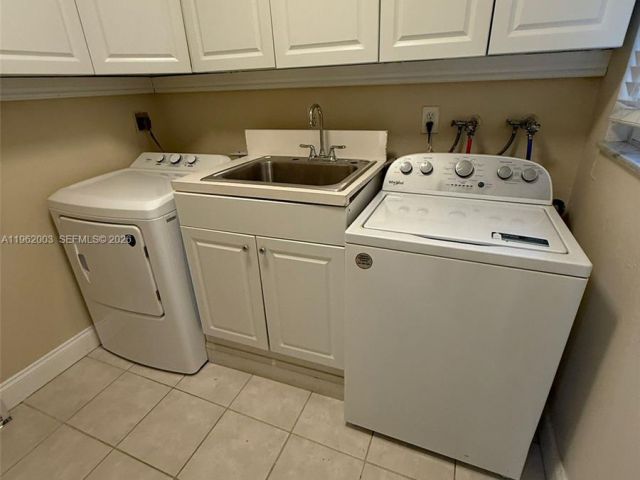 4-bedroom home for rent in Hollywood - 3326 Farragut St 6D - MondialRealty