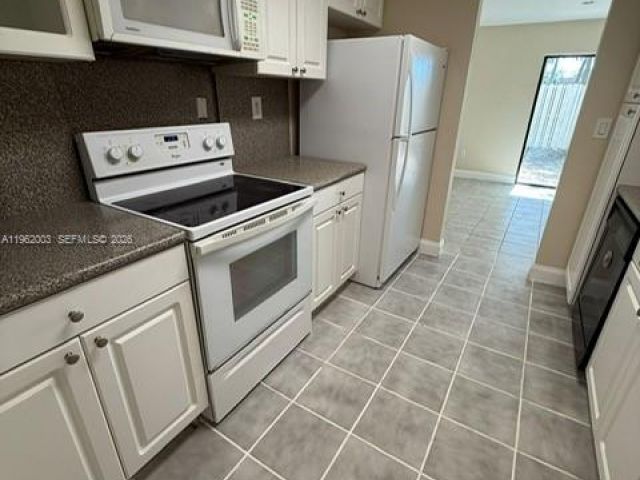 4-bedroom home for rent in Hollywood - 3326 Farragut St 6D - MondialRealty