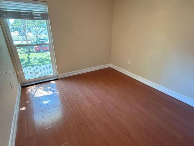 4-bedroom home for rent in Hollywood - 3326 Farragut St 6D - MondialRealty