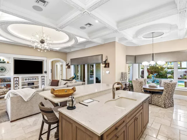 4-bedroom home for sale in Boca Raton - 201 NE 3rd Court - MondialRealty