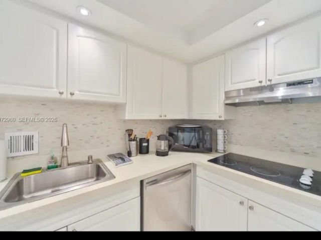 Apartment for sale  Unit #7L - photo 7475943
