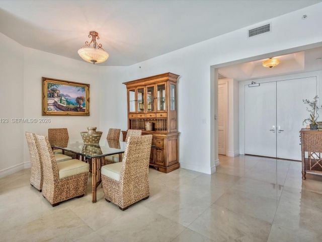 Apartment for sale  Unit #1202 - photo 7497573