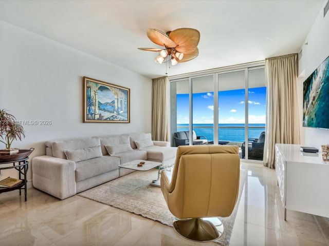 Apartment for sale  Unit #1202 - photo 7497576