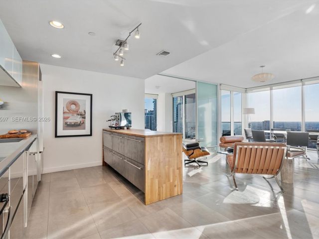 Apartment for sale  Unit #3807 - photo 7488381