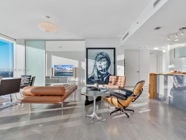 Apartment for sale  Unit #3807 - photo 7488385