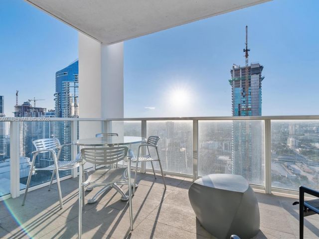 Apartment for sale  Unit #3807 - photo 7488393