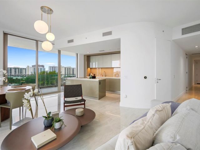 Apartment for sale  Unit #605 - photo 7495732