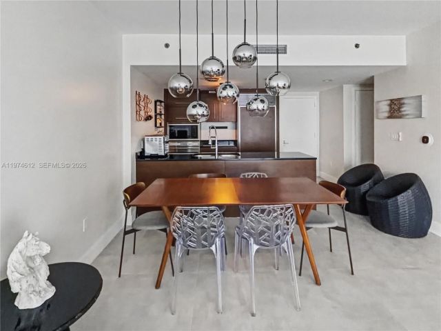 Apartment for rent  Unit #4611 - photo 7510679