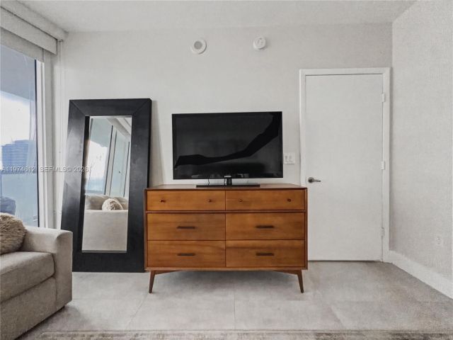 Apartment for rent  Unit #4611 - photo 7510683