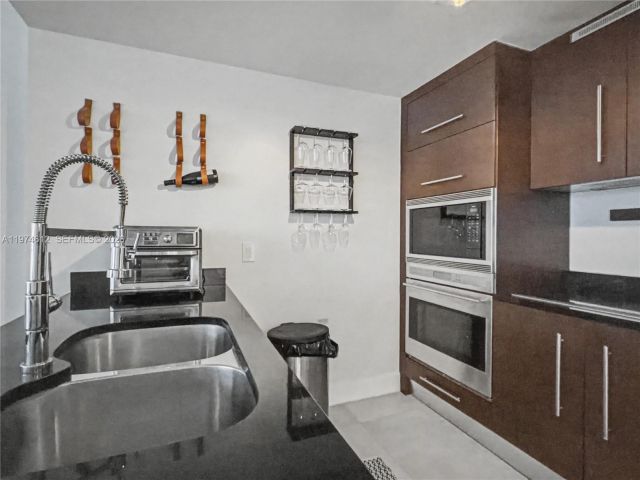 Apartment for rent  Unit #4611 - photo 7510690