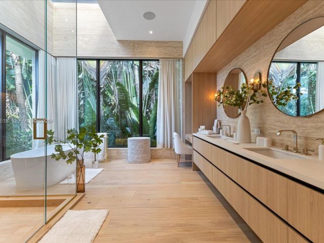 Home for rent at 1510 W 23rd St - photo 7469150