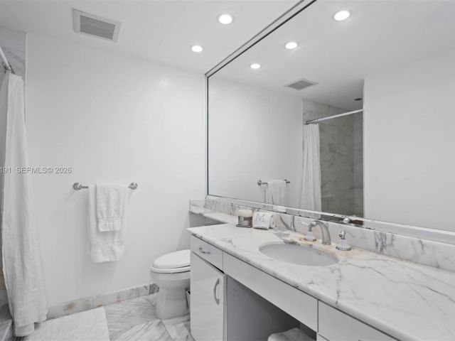 Apartment for sale  Unit #20-C - photo 7503806