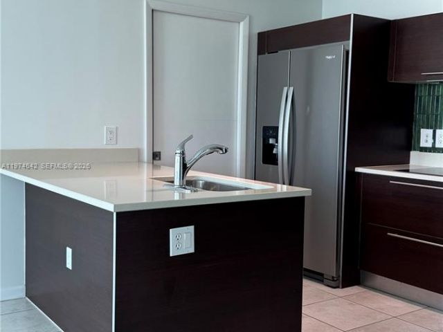 Apartment for rent  Unit #4112 - photo 7495175