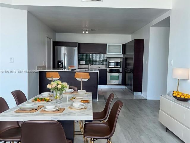 Apartment for rent  Unit #4112 - photo 7495176