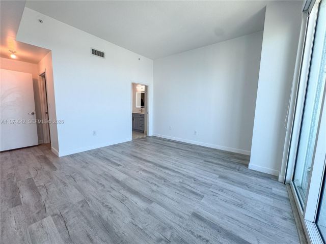 Apartment for rent  Unit #4112 - photo 7495184