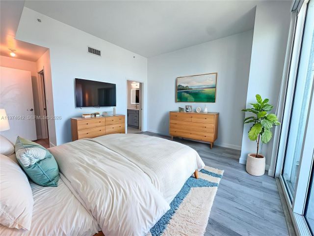 Apartment for rent  Unit #4112 - photo 7495186