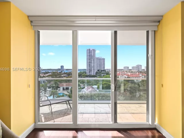 4-bedroom condo for sale in Aventura - 2600 Island Blvd 1006 - MondialRealty